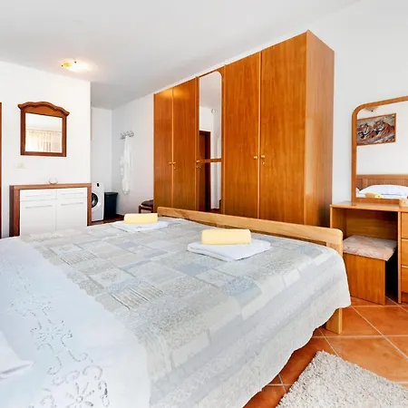 House Ulika * Бале