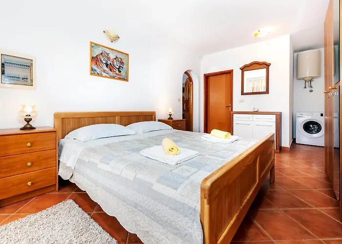 House Ulika Bale