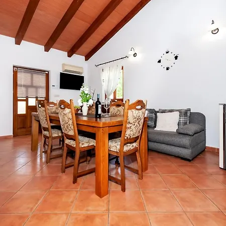 Apartment House Ulika Bale