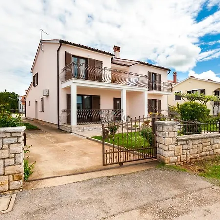 House Ulika 아파트 발