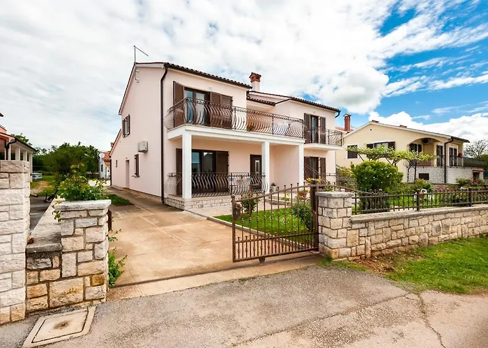 House Ulika דירה באלה